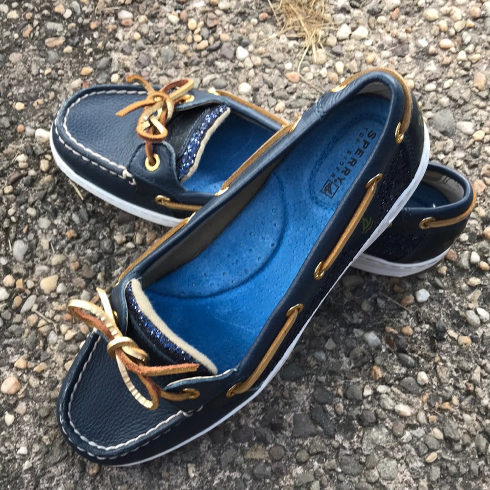 Women’s Sperry size 8